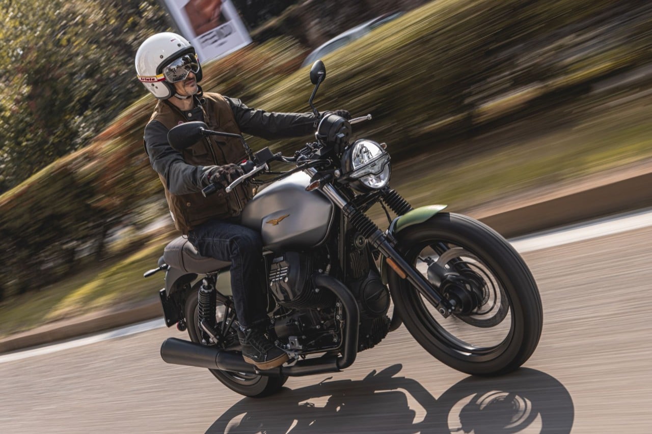 Moto Guzzi V7 Centenario e Triumph Street Twin: questione di PEDIGREE